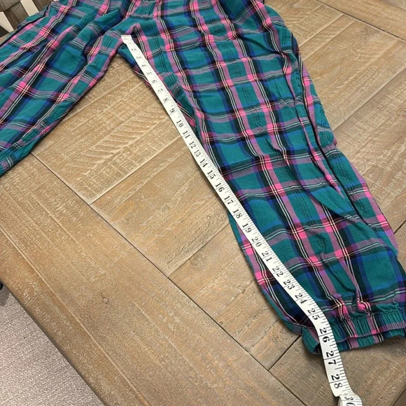 Victoria’s Secret plaid short sleeve pajamas - Picture 15 of 16